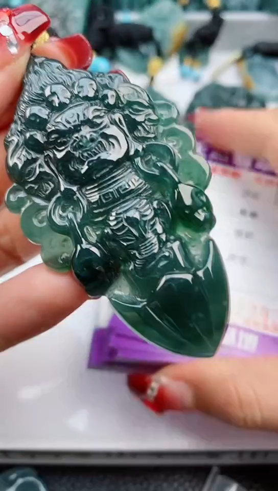 【闪购商品】翡翠颈饰未镶嵌              