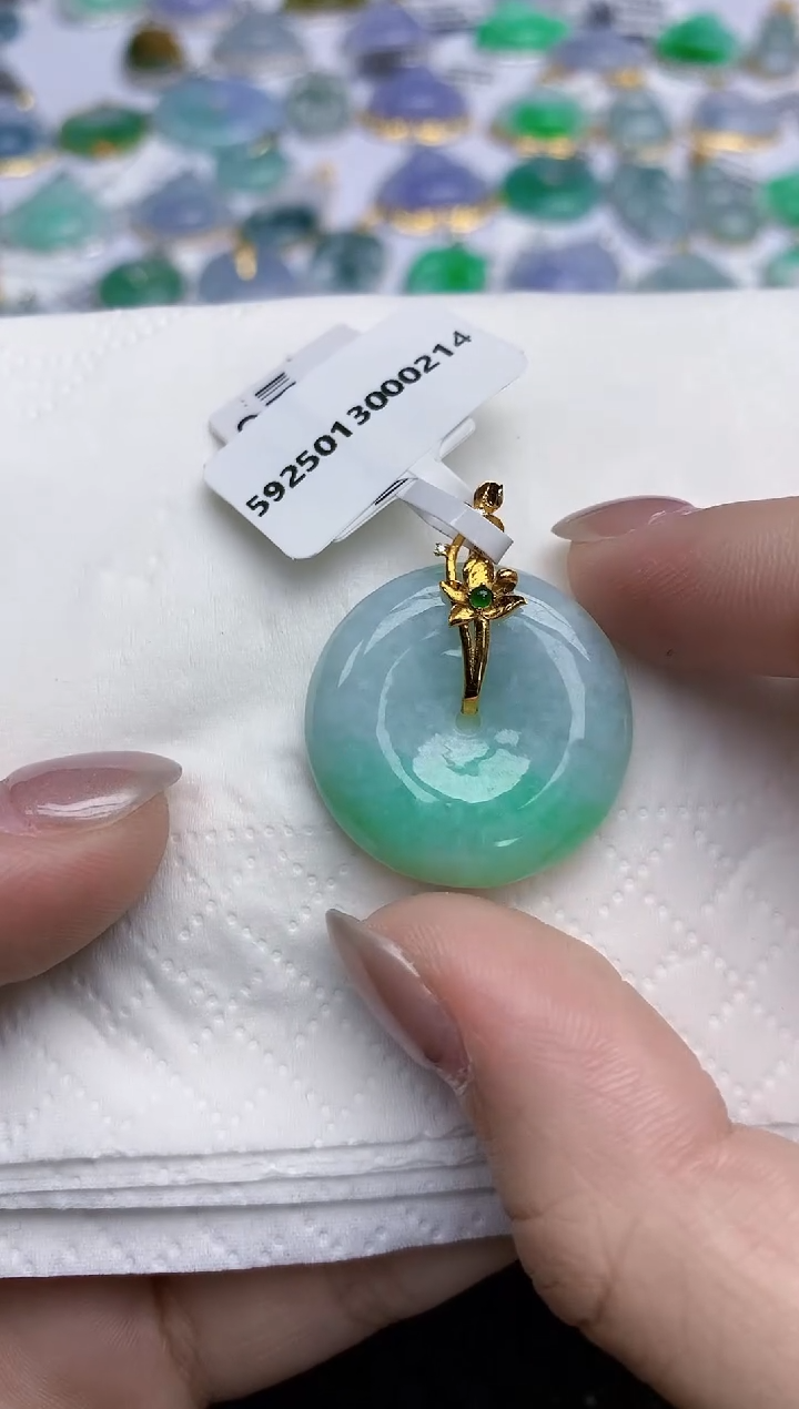 【闪购商品】翡翠颈饰未镶嵌天然翡翠A货