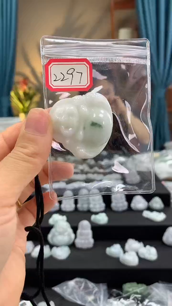 翡翠未镶嵌颈饰佛公2297
