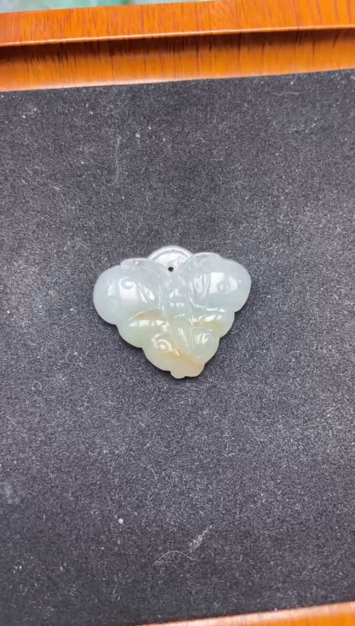 【闪购商品】翡翠颈饰未镶嵌蝴蝶