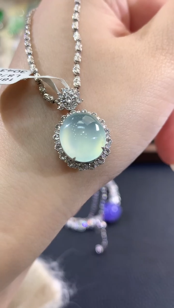 吊坠(不含链)18K金镶嵌翡翠d29      