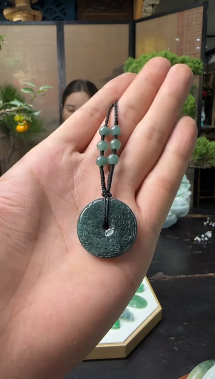 未镶嵌挂件翡翠吊坠