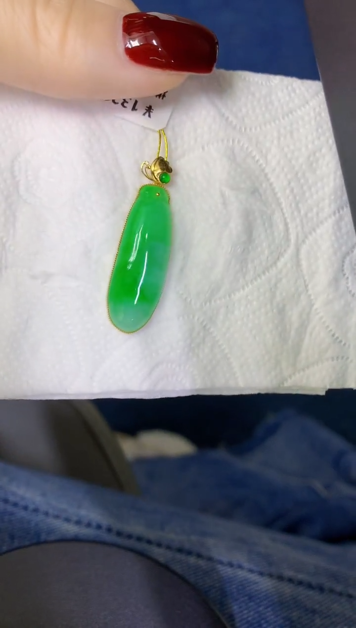 颈饰18K金镶嵌翡翠缅甸天然翡翠A货