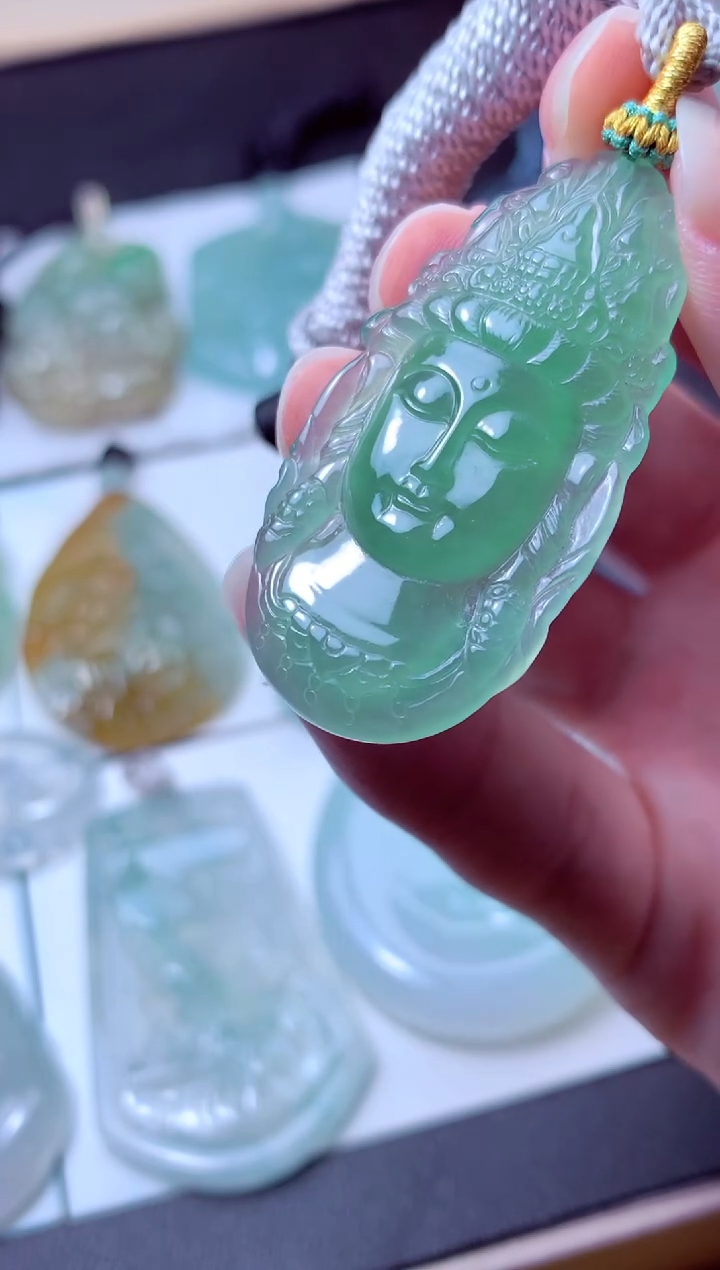 颈饰未镶嵌翡翠天然A货翡翠