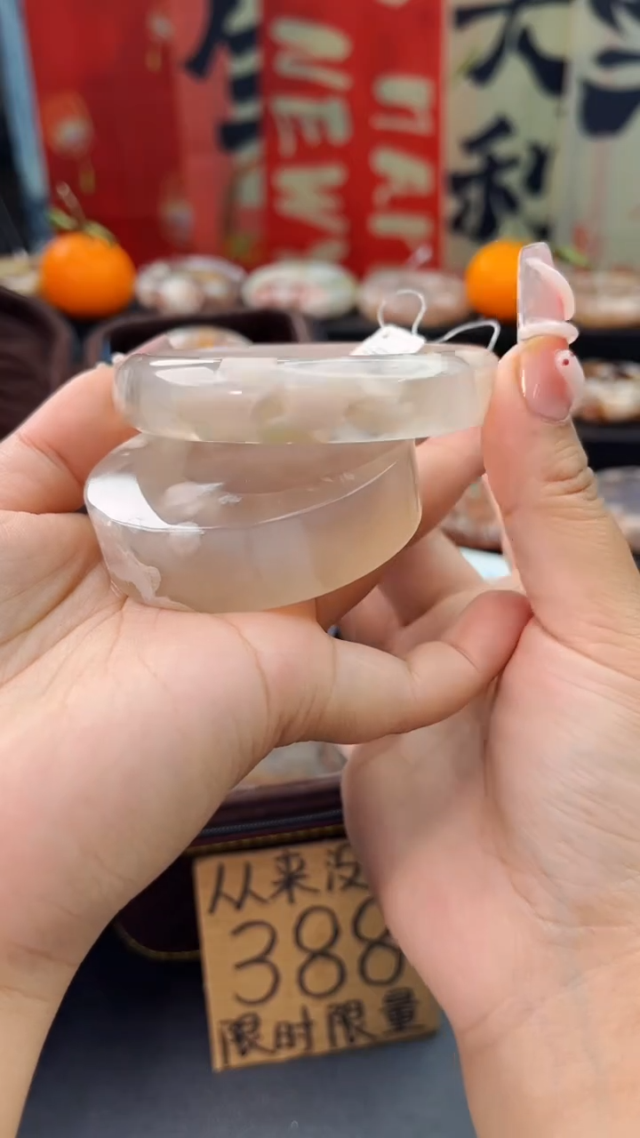 【闪购商品】石英质玉手镯未镶嵌赠送镯心（圈口）58