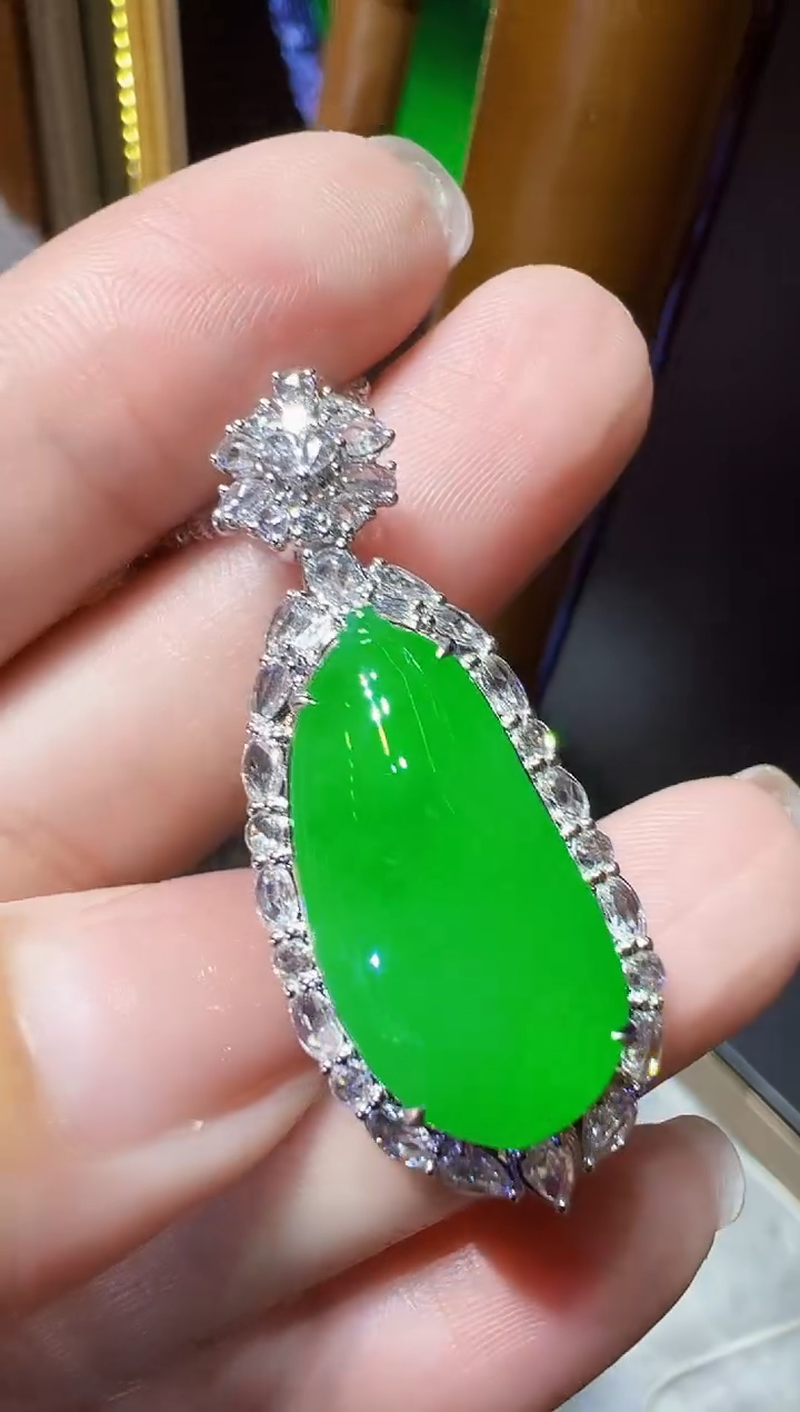 翡翠18K金镶嵌吊坠(不含链)瓜