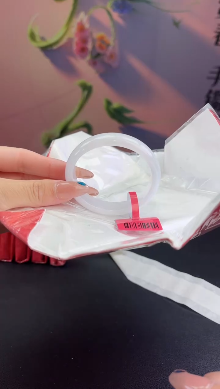 翡翠未镶嵌手镯（贵妃镯）7翡翠手镯