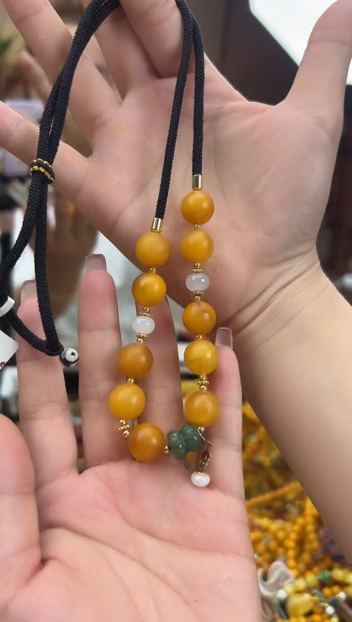 【闪购商品】琥珀裸石未镶嵌蜜蜡项链