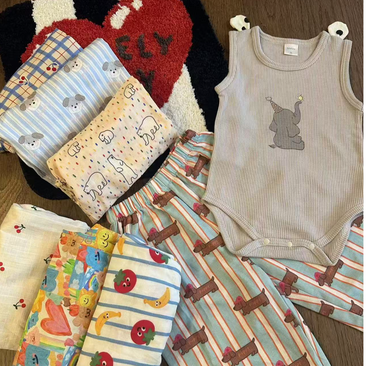 好看小宝的小衣服