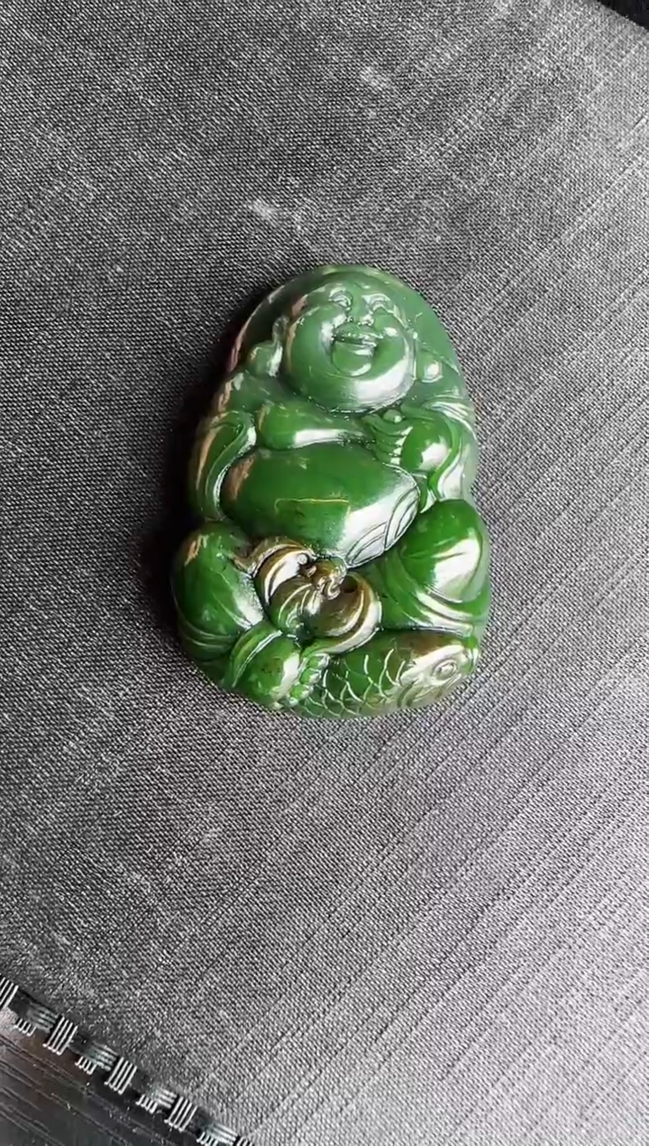 【闪购商品】和田玉吊坠未镶嵌俄七红皮菠菜绿佛公