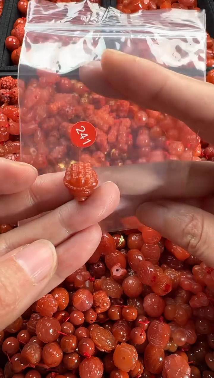 【闪购商品】南红玛瑙颈饰未镶嵌1