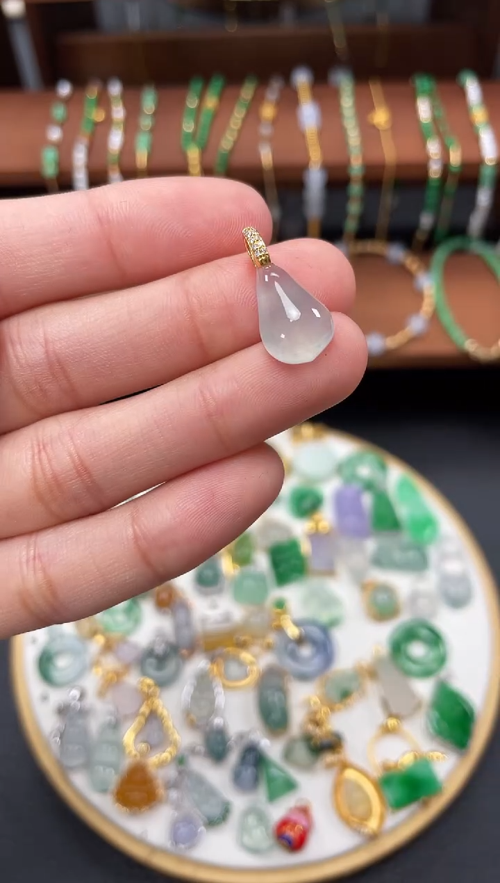 【闪购商品】翡翠吊坠(不含链)18K金镶嵌一个   JK283
