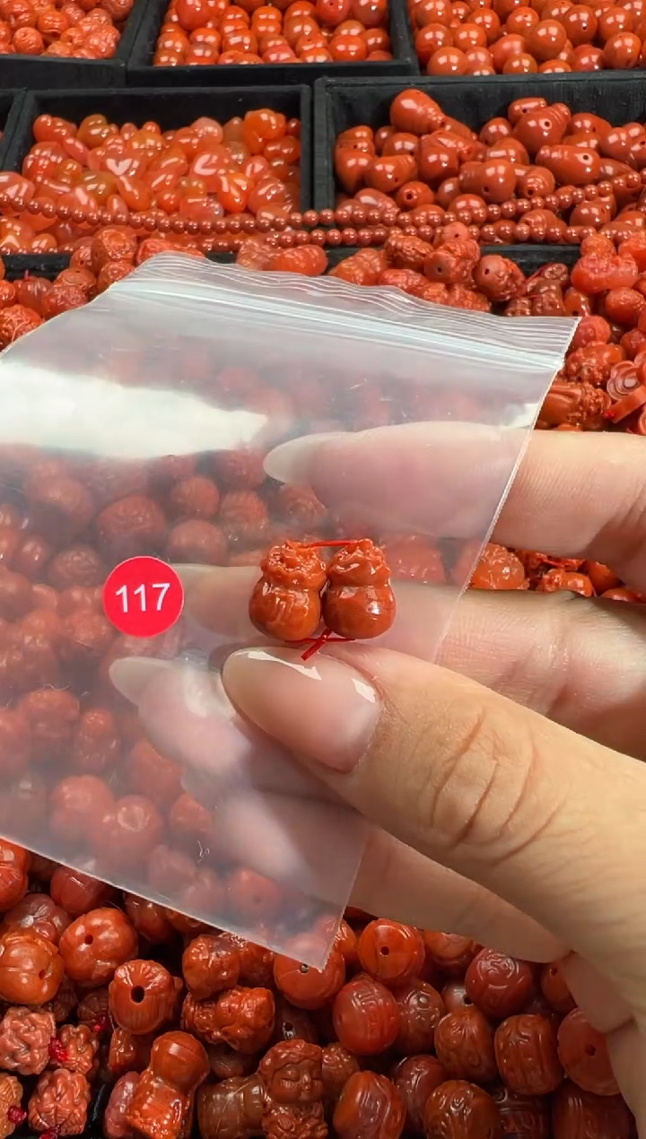颈饰未镶嵌南红玛瑙1