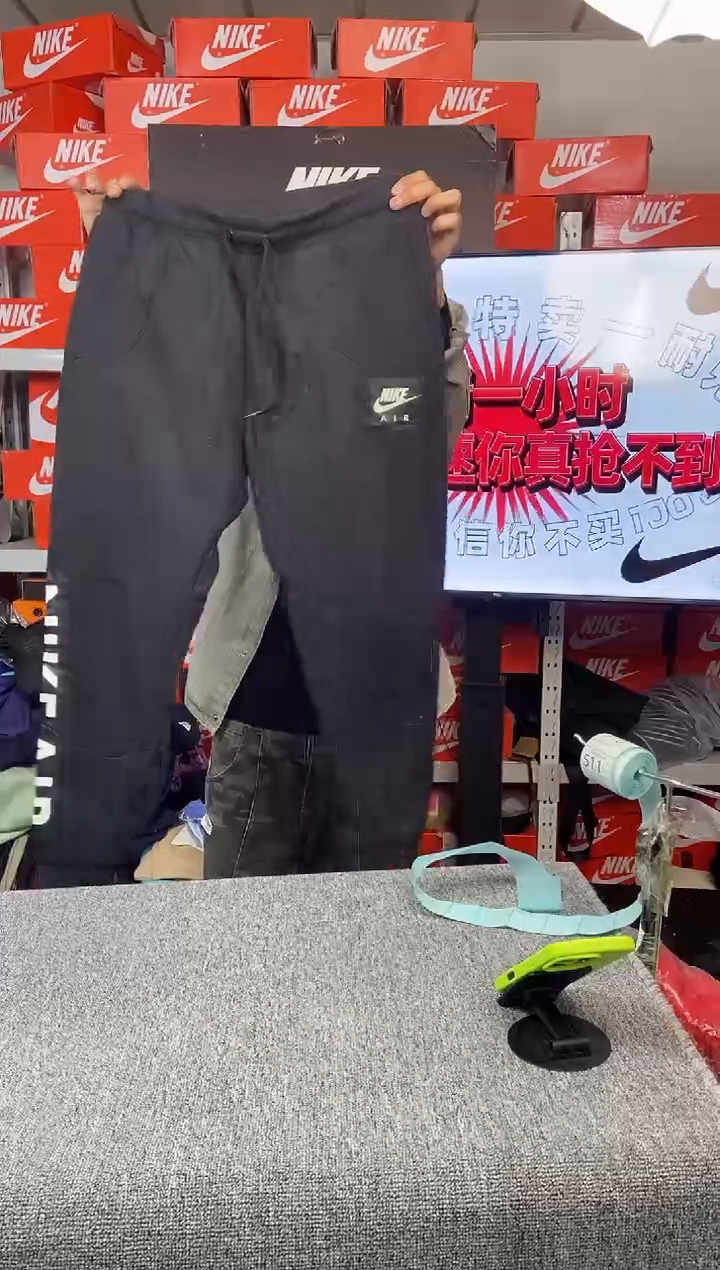 498编码 NIKE/耐克 直播间过款为准 尺码180XL