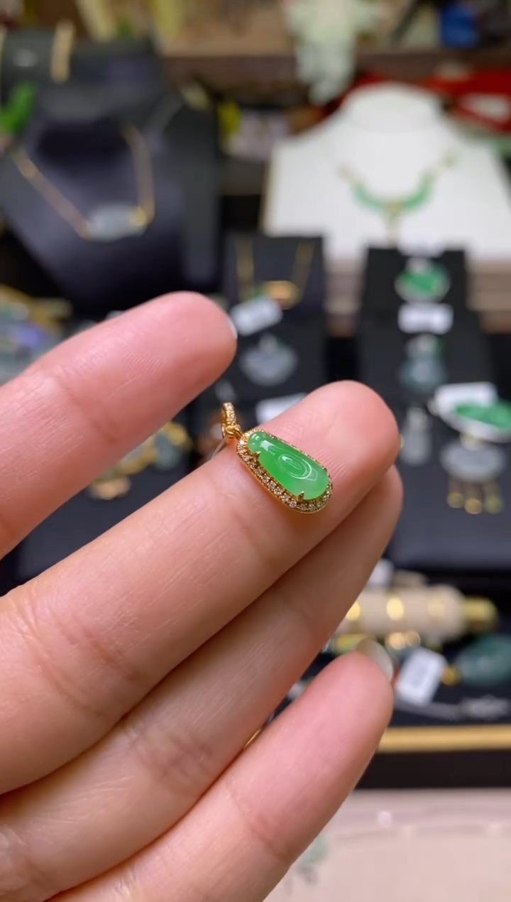 【闪购商品】翡翠颈饰18K金镶嵌净货18336