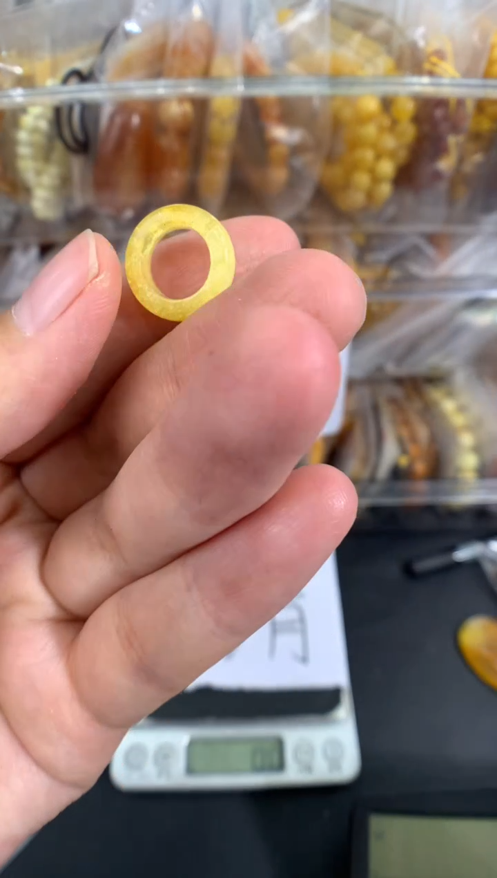 蜜蜡未镶嵌珠宝奇石1