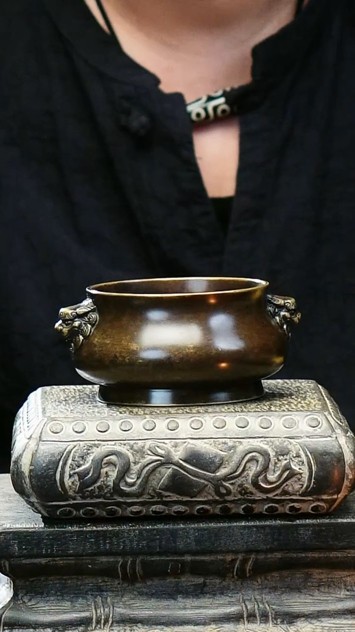 炉天下深腹狮耳炉