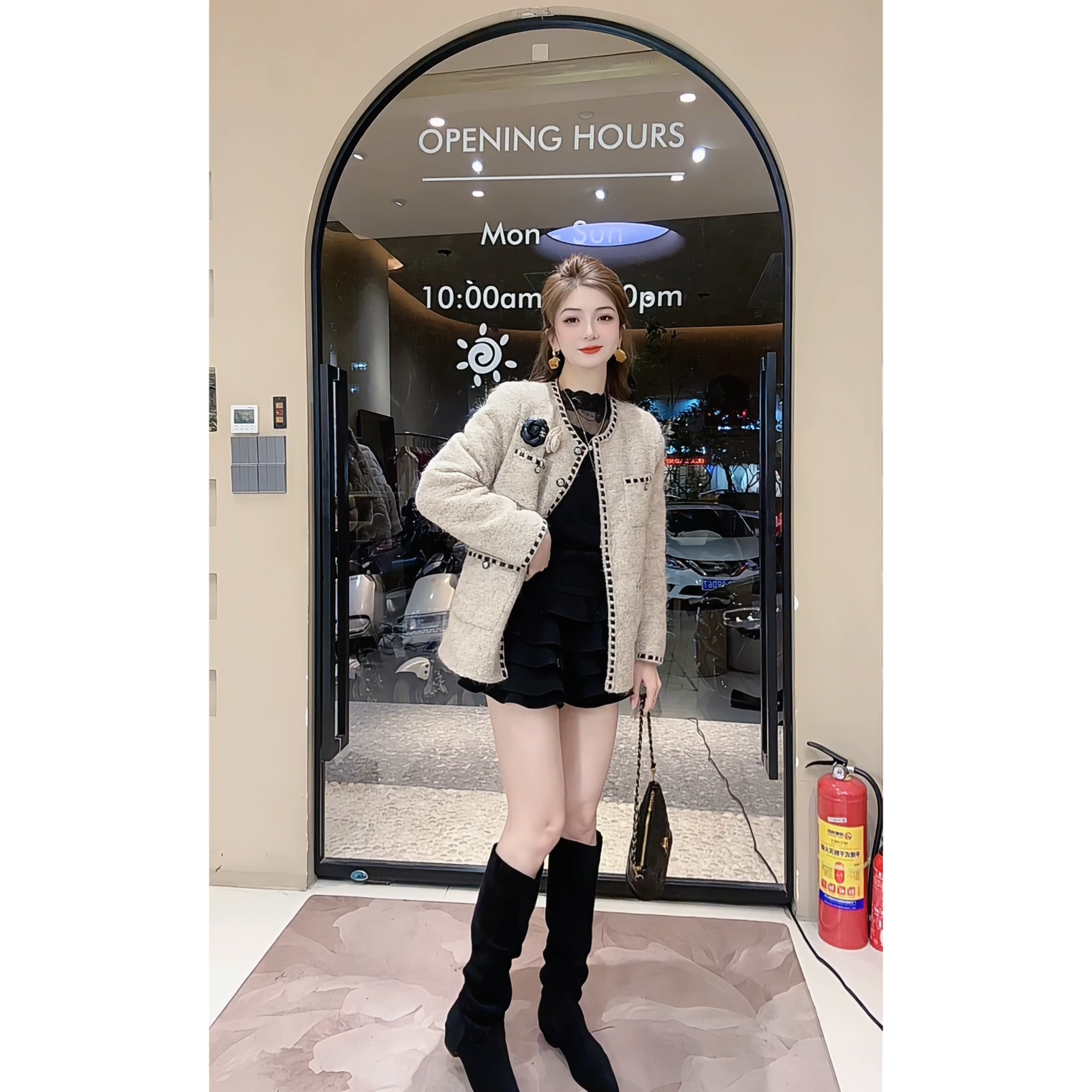 涵儿家 气质复古珠片设计羽羽外套（带胸花）-5298