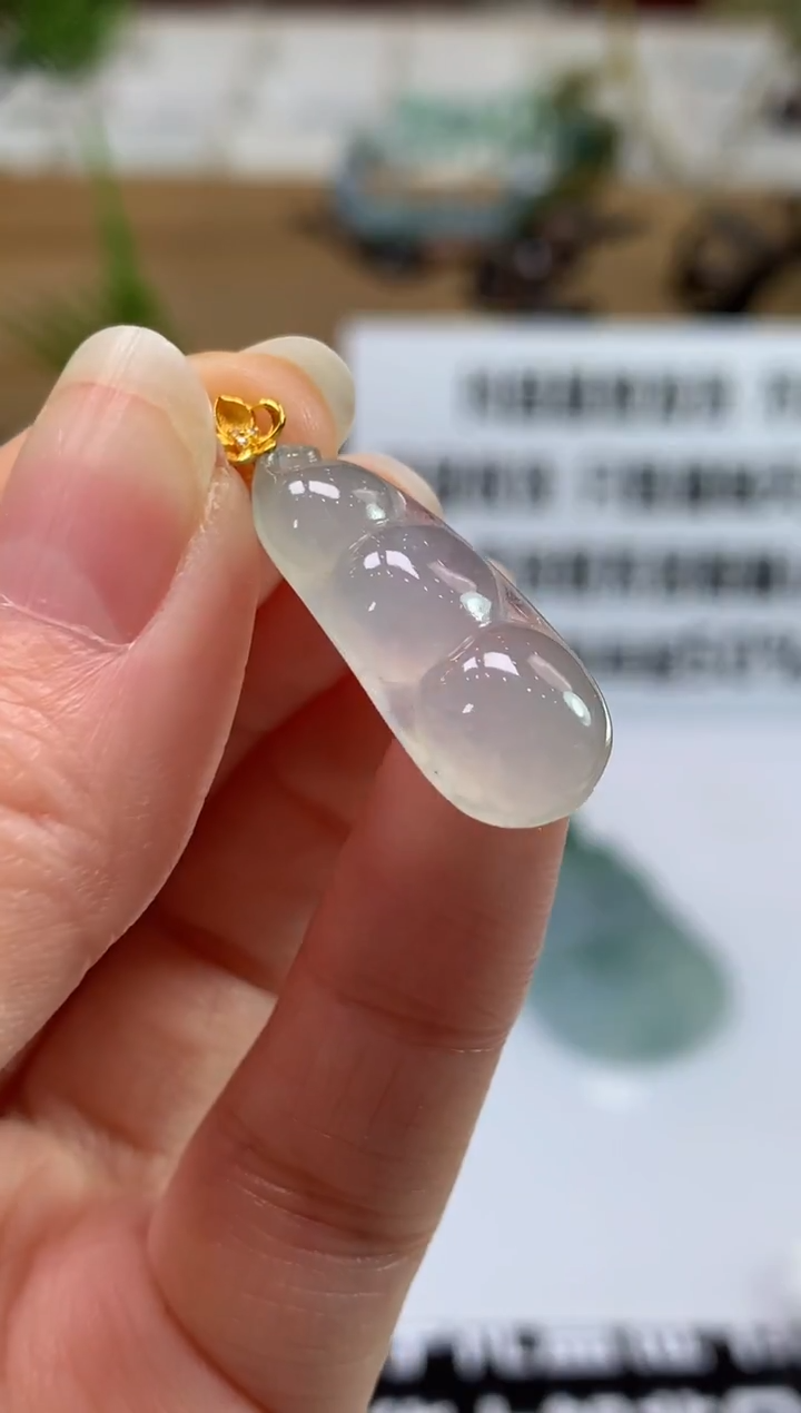 颈饰未镶嵌翡翠月***妞---119563