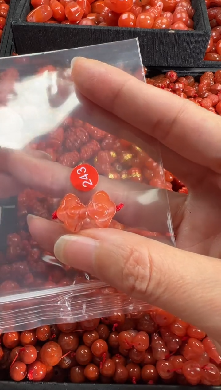 【闪购商品】南红玛瑙颈饰未镶嵌1