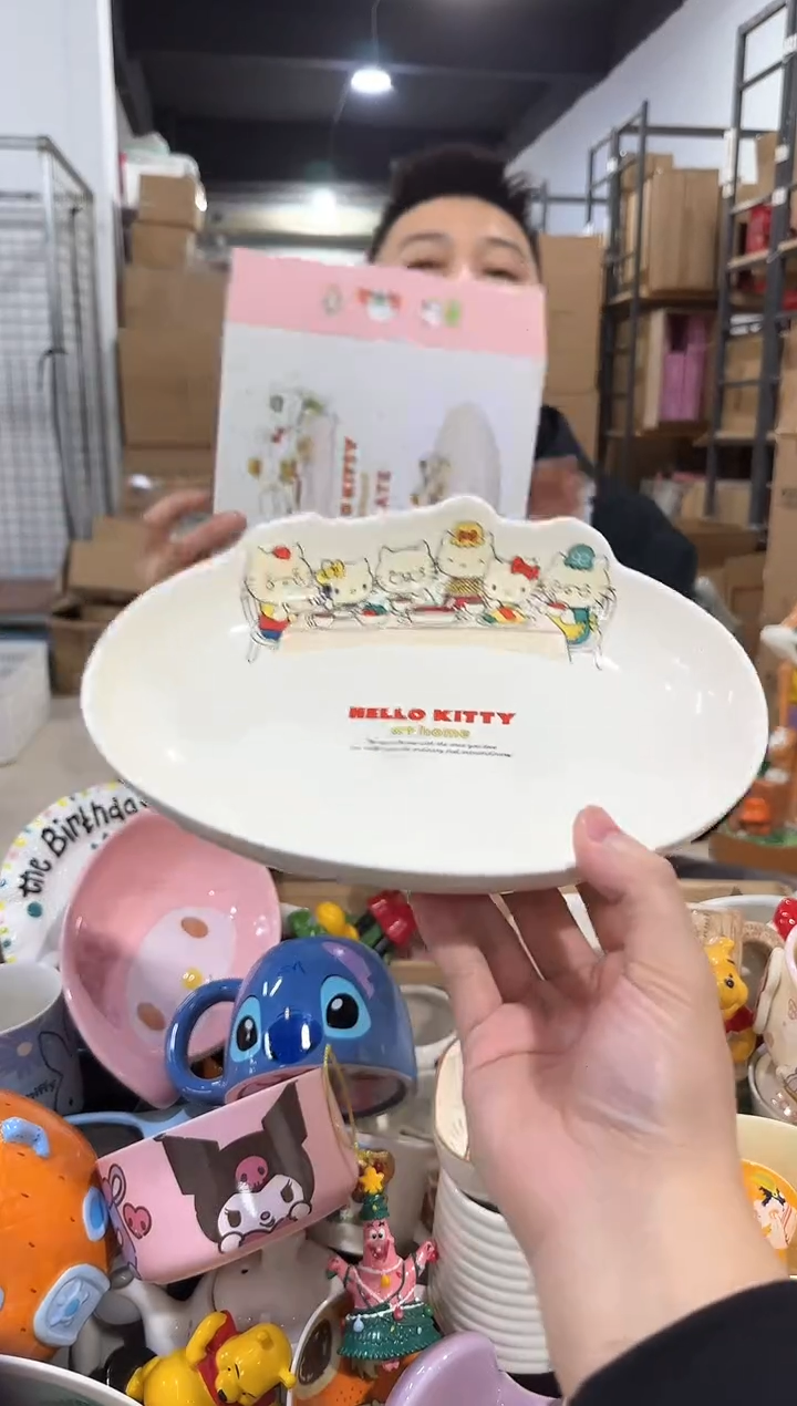 瓷片原盒kt猫一家人餐盘