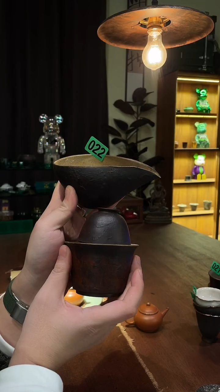 红泥宽盖碗加红泥公道加小杯..022