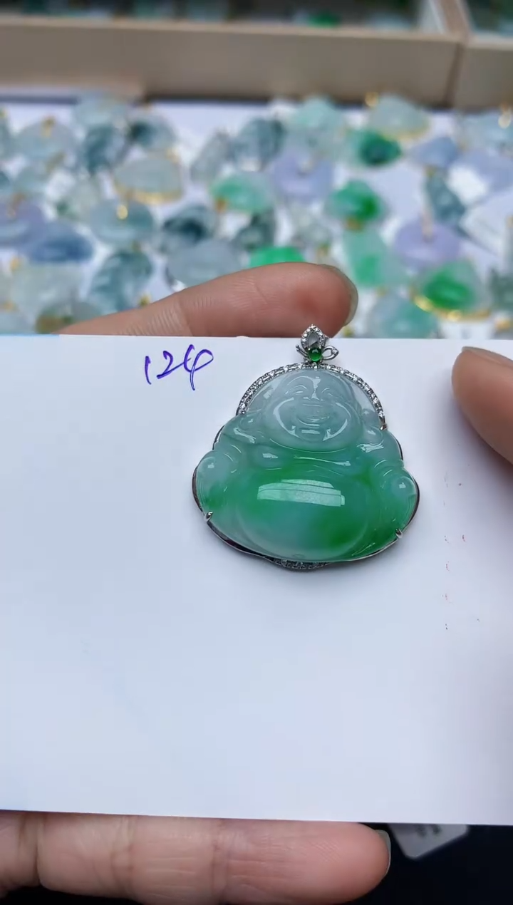 【闪购商品】翡翠颈饰18K金镶嵌天然翡翠A货  