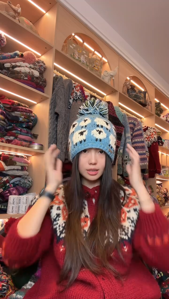 羊毛蓝色小羊帽  