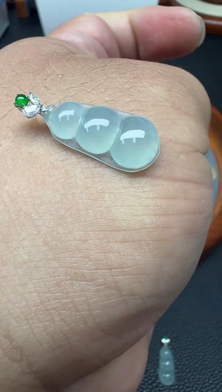 颈饰18K金镶嵌翡翠大*（38号链接）纯天然A货缅甸翡翠四季豆