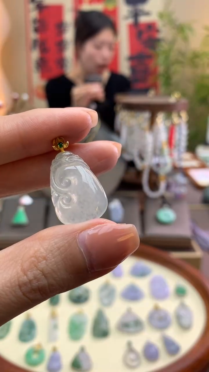 【闪购商品】翡翠颈饰18K金镶嵌如意