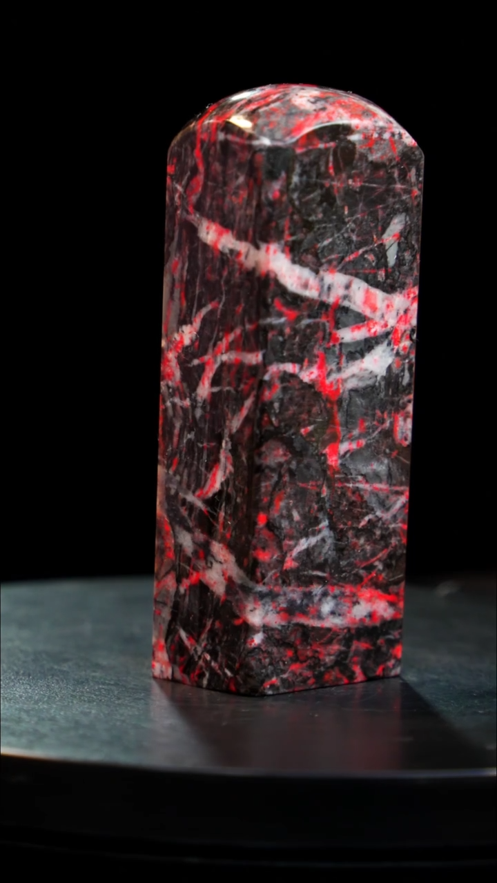 鸡血石刘关张鸡血石