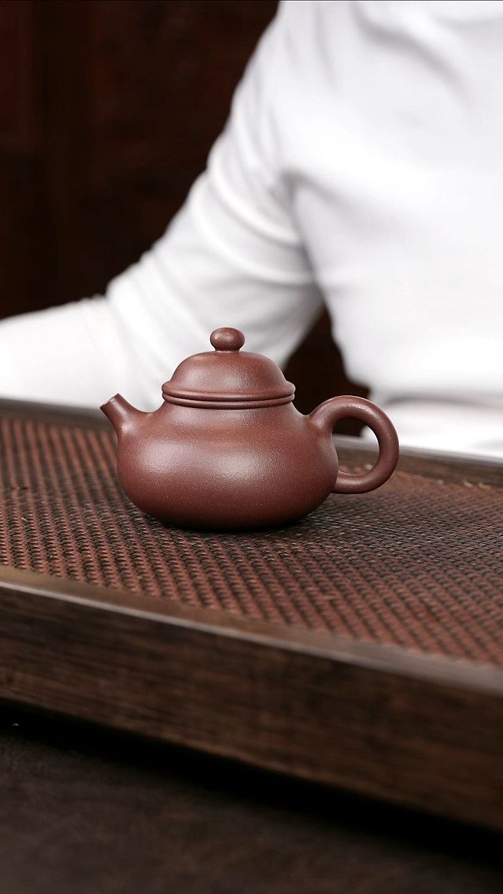 茶壶紫砂红中泥容天