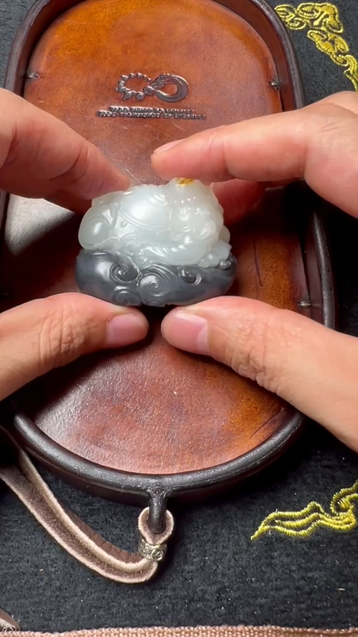 【闪购商品】和田玉摆件未镶嵌青花象神籽@@ZZAK118-037
