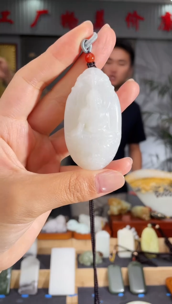 和田玉未镶嵌颈饰1