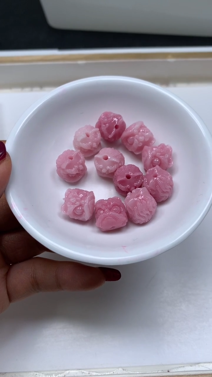 未镶嵌散珠拼合珍珠（马贝珠）E212 女 皇 贝醒狮头13*13mm3个5.8元