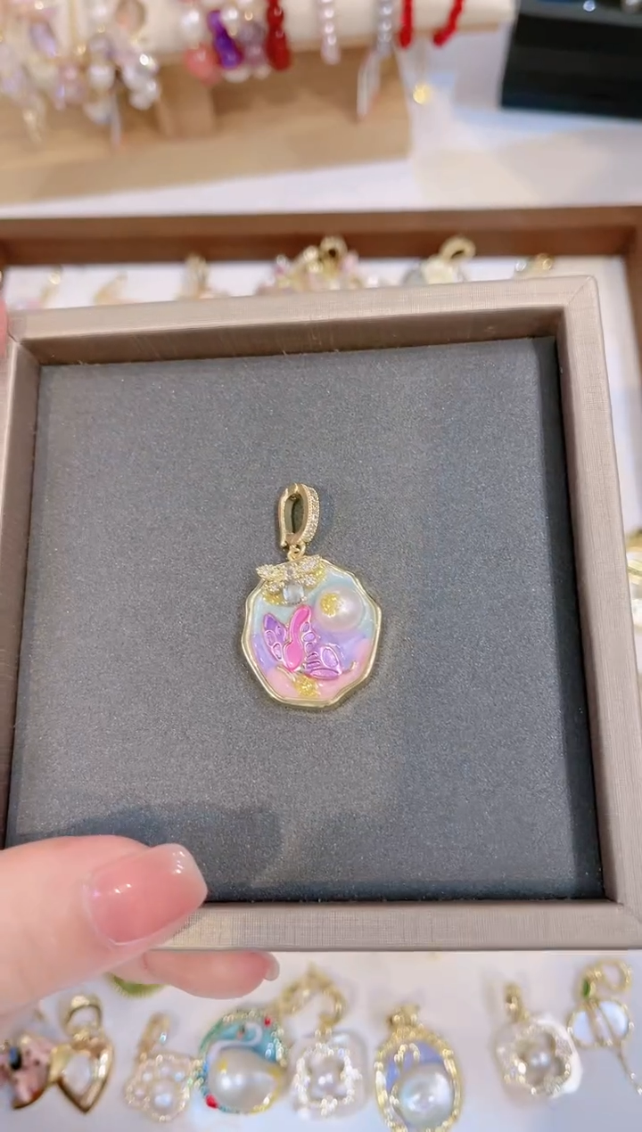 【闪购商品】淡水珍珠颈饰合金吊坠