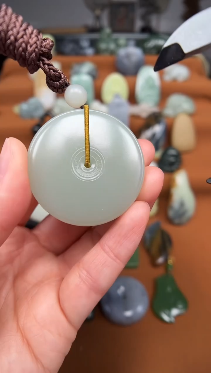 【闪购商品】和田玉颈饰未镶嵌平安扣