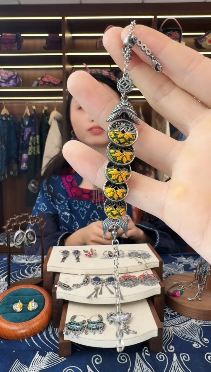 织绣无***妈518黔东南苗族刺绣