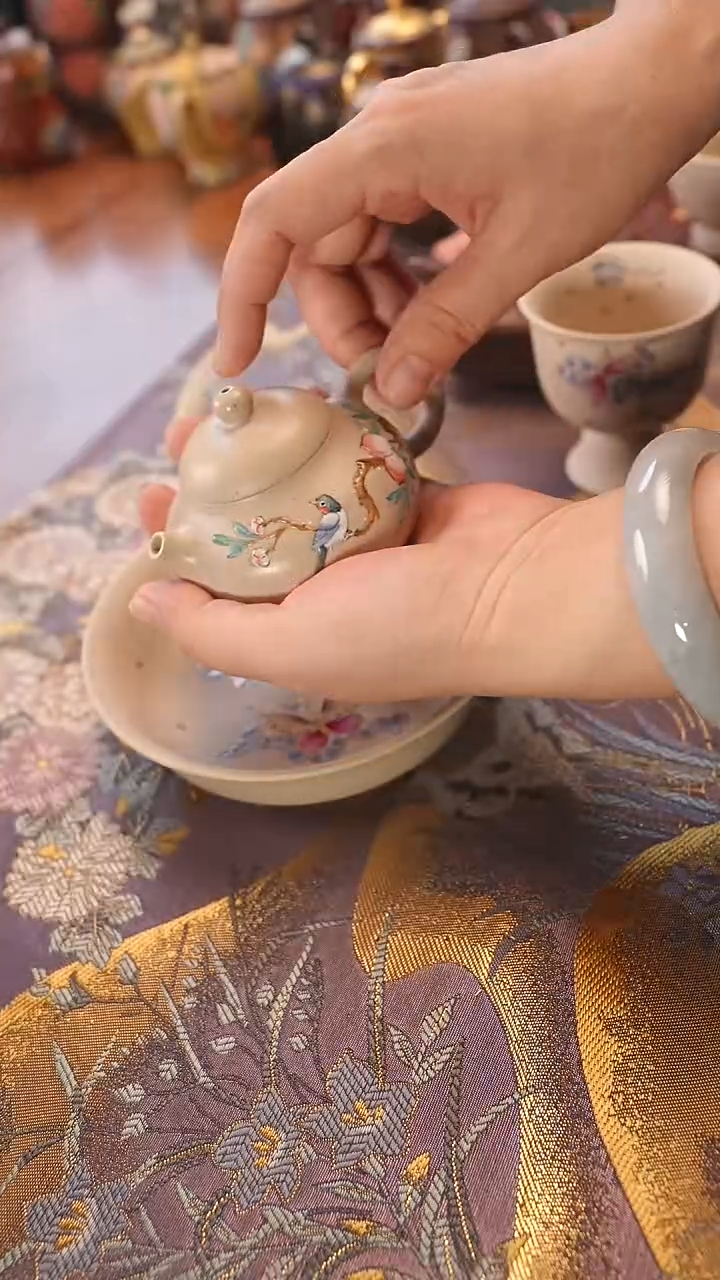 紫砂茶宠白玉段珐琅文旦