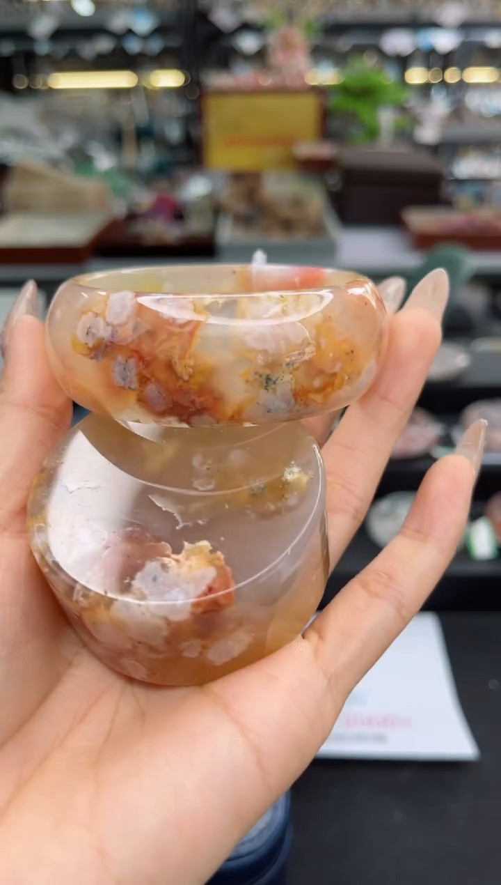 【闪购商品】石英质玉手镯未镶嵌57圈口（赠品镯心）2S9222