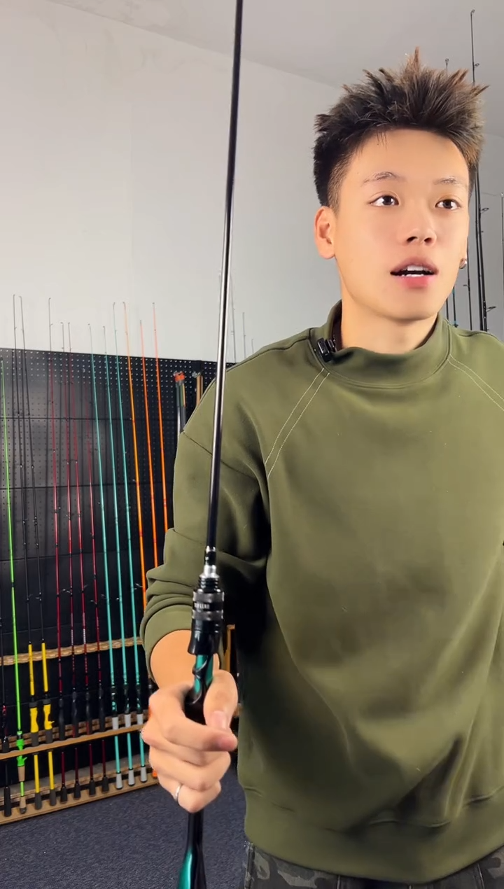 2.1m碳素A卡绿1.8米直柄（瑕疵尾货竿，没有售后，介意勿拍）