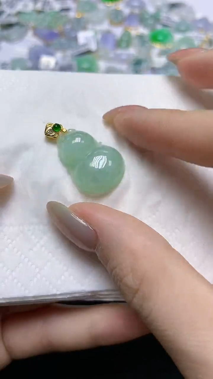 翡翠未镶嵌颈饰天然缅甸A货翡翠