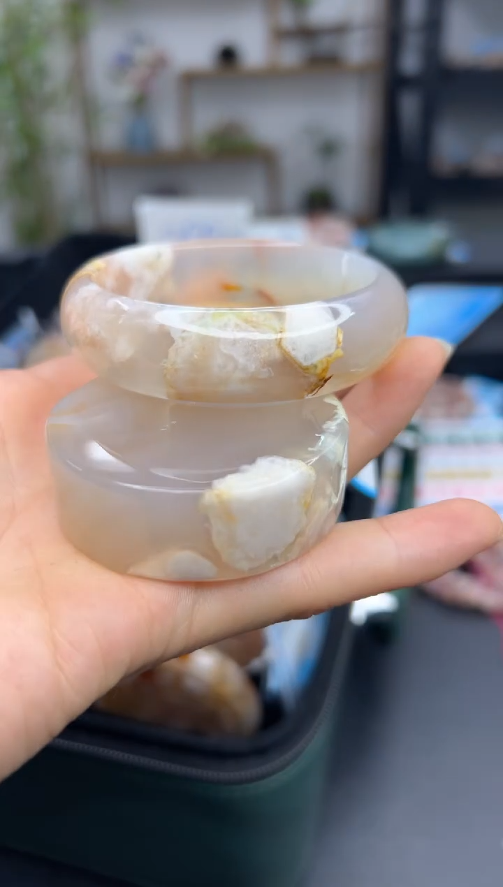 【闪购商品】石英质玉手镯未镶嵌A1365(55圈赠送镯心)