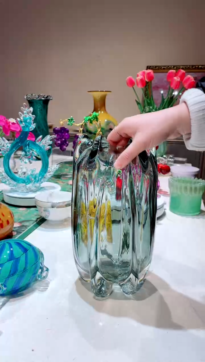 【闪购商品】琉璃手工艺品   灰色杨桃花瓶微霞