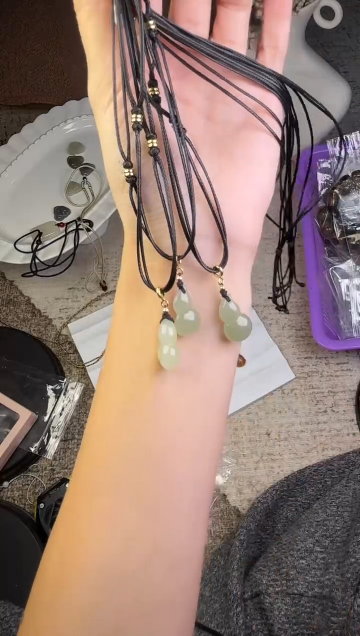 颈饰未镶嵌和田玉和田玉葫芦脖挂