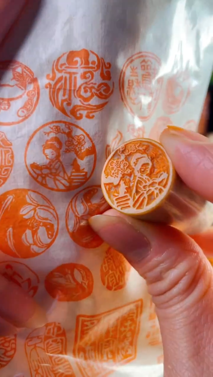 巴林石印石手工篆刻《读书女孩》2.0 巴林 圆形