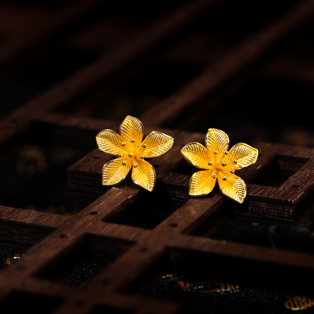 【萃华金店】三生有幸丨宫廷古法足金花丝精致时尚杏花耳饰CHE0072