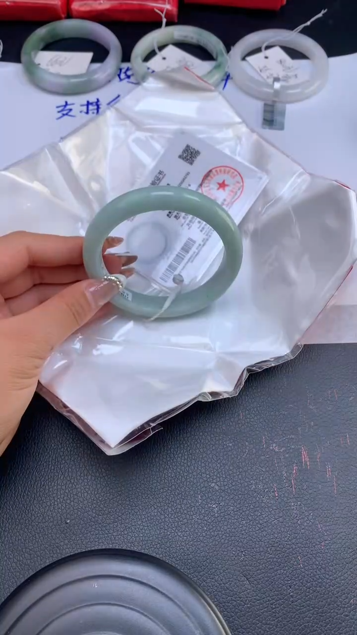 【闪购商品】翡翠手镯未镶嵌天然缅甸A货翡翠手镯