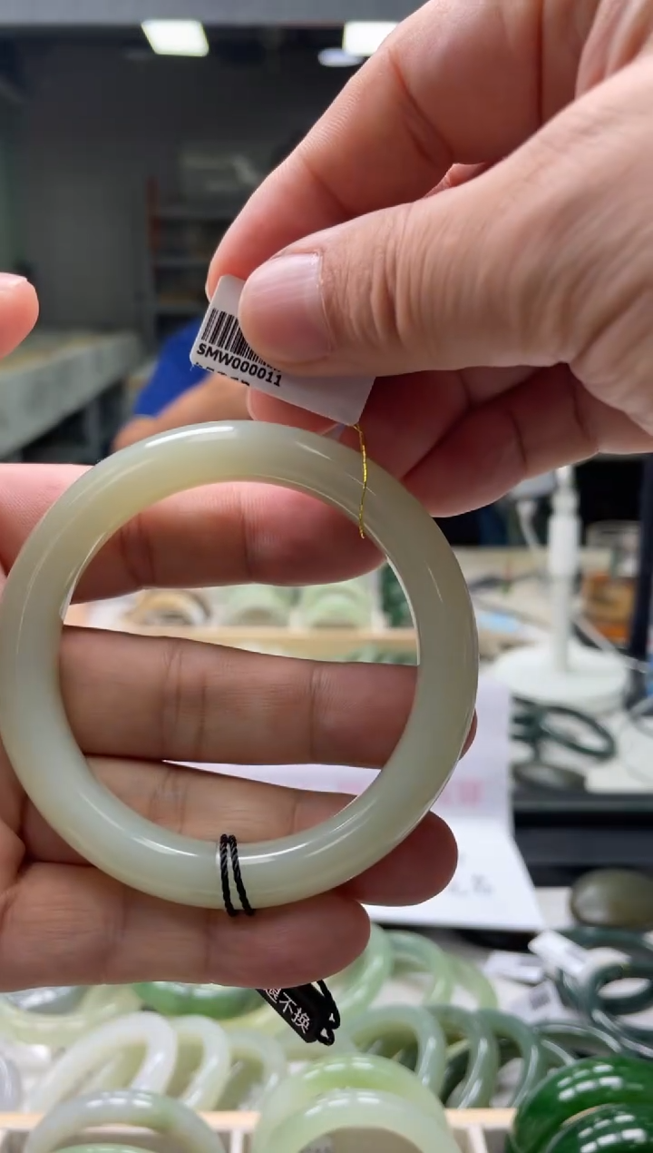 【闪购商品】和田玉手镯未镶嵌编码 0011圈口59-60