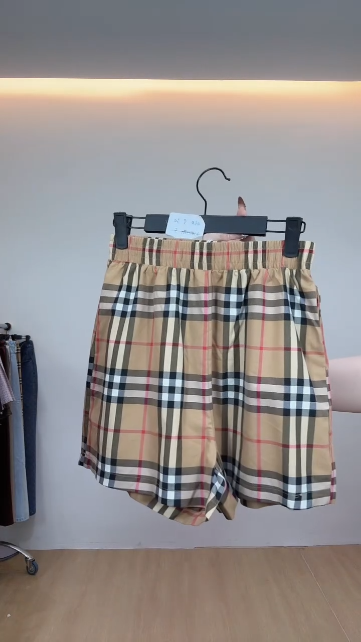 咖色条纹短裤小码